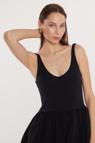 Tudors Kadın Slim Fit Dar Kesim İnce Askılı Balon Etek Siyah Elbise-33535 Siyah