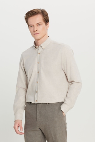 Altınyıldız Classıcs Erkek Bej Pamuklu Slim Fit Dar Kesim Düğmeli Yaka Diagonal Desenli Flanel Gömlek
