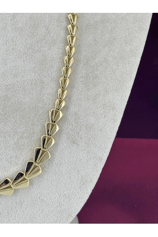 14 K Renginde Küçükten Büyüğe V Şekilli Gold Kolye Gold