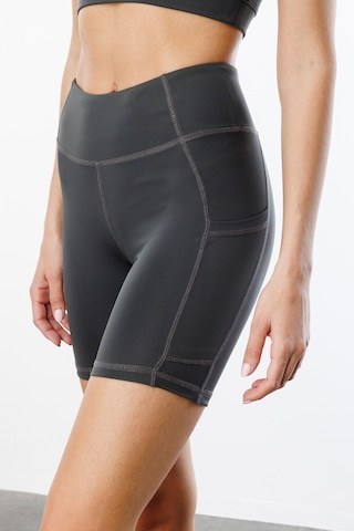 Yüksek Bel Toparlayıcı Çift Cepli Biker Şort Kısa Spor Tayt Kısa-tayt Füme