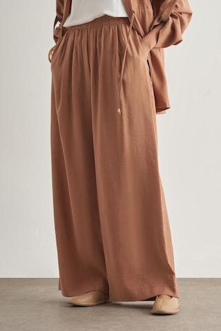 Mizalle Modal Karışımlı Rahat Kesim Beli Lastikli Camel Pantolon Taba
