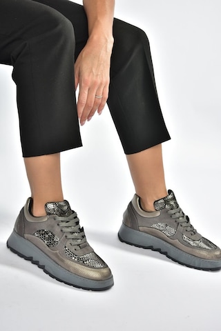 Fox Shoes V820720309 Gri Kalın Tabanlı Spor Ayakkabı Sneakers Gri
