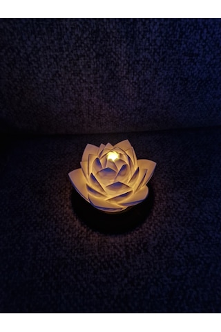 Zarif Lotus Çiçeği Tealight Mumluk - Huzur Meditasyon Odaklı Dekoratif Işık Çok Renkli