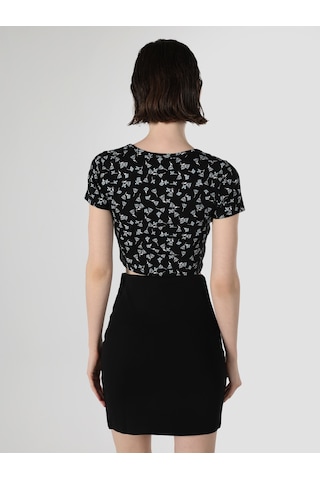 Colins Slim Fit Yuvarlak Yaka Çiçekli Kadın Lacivert Kısa Kol Tişört Cl1063448 Q1.v2 Nav Lacivert