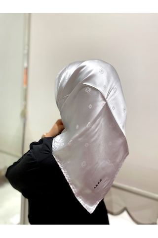 Aker İpek Monogram Jakar Eşarp