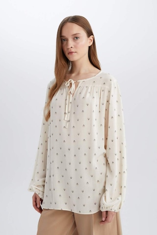 DeFacto Regular Fit Apaş Yaka Simli Kumaş Uzun Kollu Bluz E0779AX25SPER98
