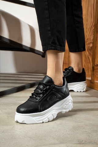 Günlük Kadın Spor Ayakkabı Yüksek Kalın Taban 6 Cm Suni Deri Sneaker 001 Siyah - Beyaz