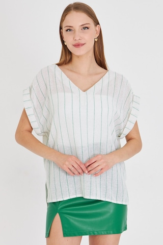 Armonika Kadın Yeşil V Yaka Yanları Yırtmaçlı Arkası Uzun Duble Kol Detaylı Oversize Bluz Arm-25y001056