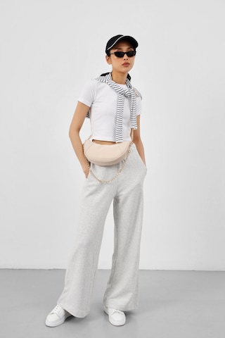 Shule Bags Mode Zincirli Ay Çapraz Çanta Krem