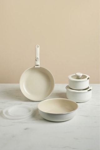 Karaca x Refika Swiss Crystal Almond Cream Easy Clıp 9 Parça Tencere Seti Ind