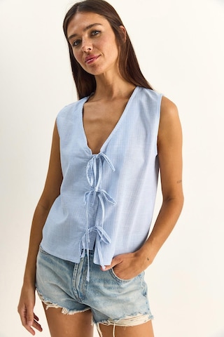 Shade Kadın %100 Pamuk Kalın Askılı Önden Bağlama Detaylı Çizgili Peplum Bluz 60282045 - Beyaz-mavi Çok Renkli