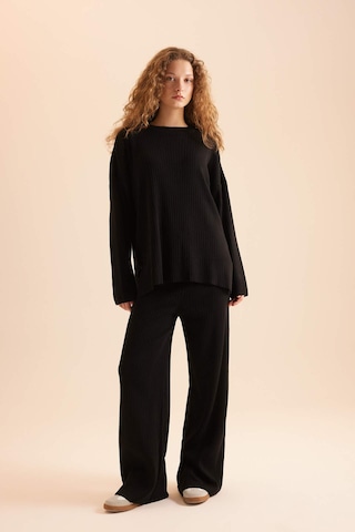 DeFacto Relax Fit Bisiklet Yaka Uzun Kollu Üst Beli Lastikli Uzun Alt D5232AXNSBK27