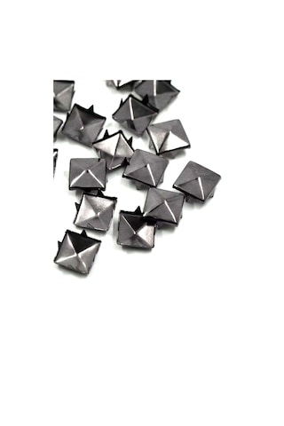 Süs Tırnaklı Platin Çakma Kare Piramit 10 Mm 20 Adet Metal Trok