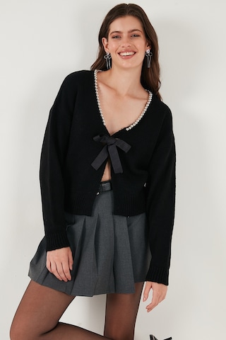 Lela Premium Boncuk Ve Fiyonk Detaylı Regular Fit V Yaka Triko Bayan Hırka 680Hi00180 Siyah