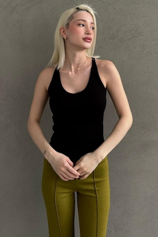 Madmext Siyah Basic Vücuda Oturan Kolsuz Kadın Atlet Mg2639 Siyah