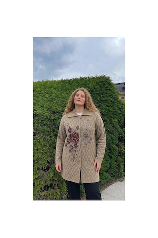 Onno Style Women Büyük Beden Ekose Gül Pike Desenli Çelik Örgü Kadın Triko Kaban Bej