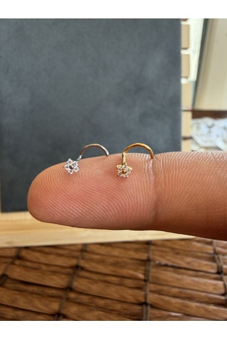 Yüksek Kalite G23 Titanium Beş Taş Papatya Zirkon 6x0.8mm Altın Titanyum Hızma Piercing