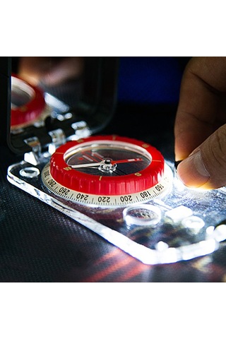 Led Işıklı Çok Fonksiyonlu Aydınlık Pusula Taşınabilir Su Geçirmez Pusula-siyah&şeffaf&kırmızı Siyah