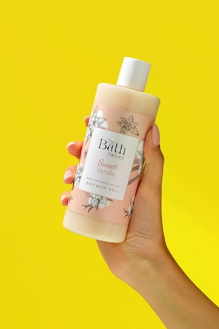 The Bath Factory Sweet Vanilla Duş Jeli + Sweet Vanilla Vücut Spreyi + Sweet Vanilla Vücut Losyonu Vanilya