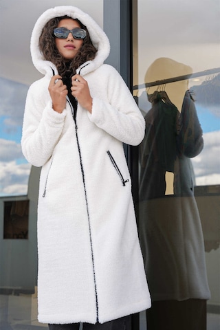 Giyim Dünyası Kadın Peluş Kapşonlu Uzun Kaban Ekru 001