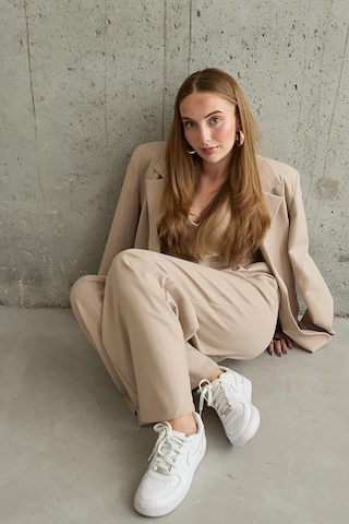 Bej Çizgili Ceket - Yelek Ve Pantolon Takım Bej