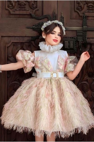 Riccotarz Kız Çocuk Palyaço Yaka Düşük Omuzlu Balon Kollu Eteği Kırçıllı V Kesim Detaylı Pudra Abiye Pudra