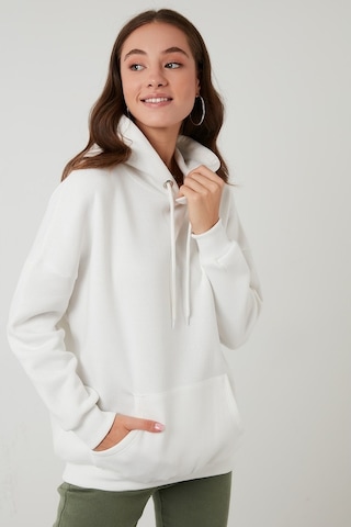 Lela Regular Fit Pamuklu Kapüşonlu Yaka Şardonlu Kışlık Bayan Sweat 5863854 Ekru