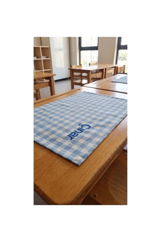 Kişiye Özel İsim Nakışlı Duck Kumaş Beslenme Örtüsü 45x35 Cm Su Ve Leke Tutmaz Kumaş - 922807845