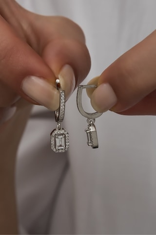Nereze 925 Ayar Gümüş Rodyum Kaplama Baget Taşlı Tektaş Küpe