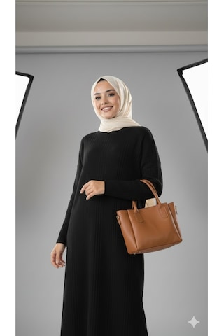 Sonbaharmoda Kadın Uzun Triko Elbise %100 Akrilik Bisiklet Yaka Rahat Ve Şık Kışlık Model Siyah