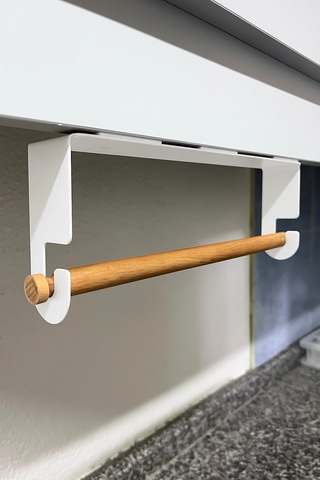 Kağıt Havluluk Yapışkanlı Ve Vidalı Şerit, Kancalı Ağaç Çubuklu Model Beyaz Rengi Beyaz