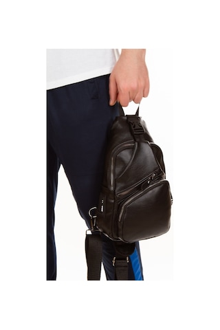 Unisex Siyah Yıkama Deri Göğüs Ve Omuz Çantası Kulaklık Çıkışlı A