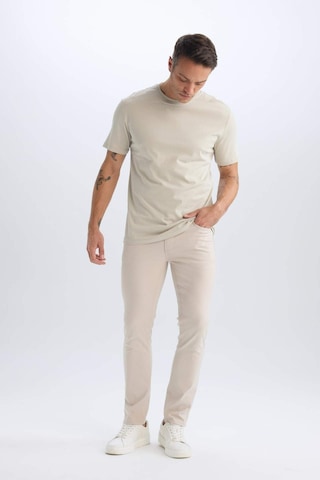DeFacto Yazlık Chino Kanvas Dokulu Pantolon Slim Fit Dar Kesim Cepli Dar Paça T1055AZ25SPBG191