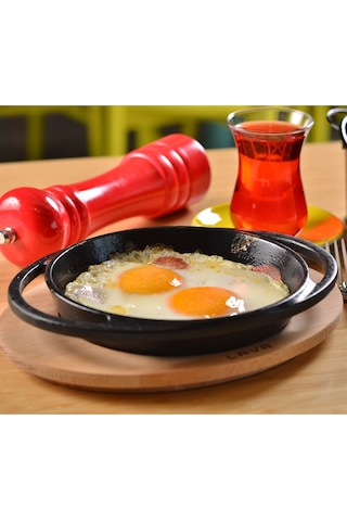 Lava Döküm Yuvarlak Sahan Döküm Demir Yekpare Çift Kulplu Kayın Servis Ahşabı Çap(Ø)16cm.