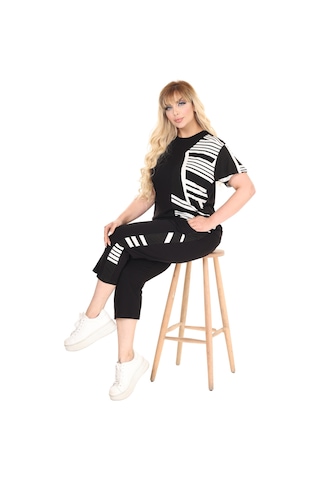 Melsay Butik Siyah Kısa Kol Yarım Çizgi Garnili Viskon Kapri Takım Siyah