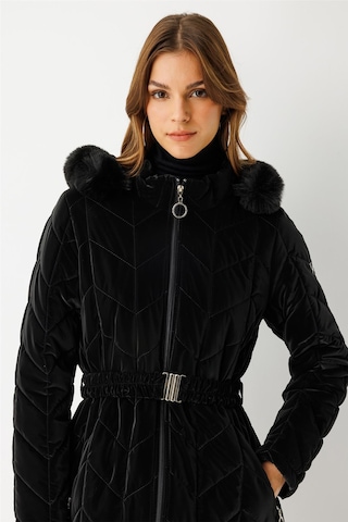 Kapitone Ara Boy Kaban Siyah Siyah