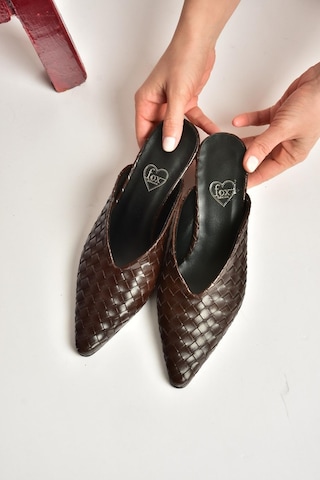 Fox Shoes Y654660709 Kahverengi İnce Topuklu Önü Kapalı Kadın Terlik