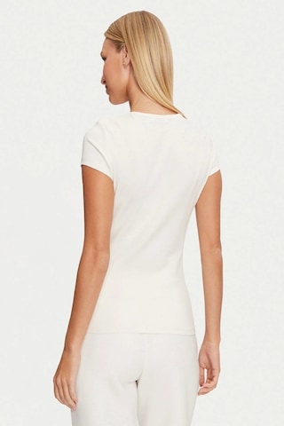 Guess Kadın Beyaz Logolu T-shirt Krem