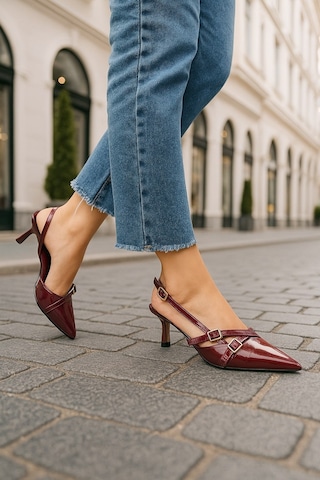 Günlük Kadın Sivri Burun Ayarlanabilir Kemer Detaylı Arkası Açık Klasik İnce Topuk Ayakkabı 922-64 Bordo