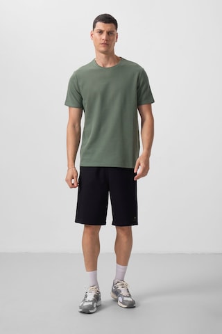 Yeşil Yüzeyi Dokulu Rahat Form Basic Erkek T-shirt - 88436 Yeşil