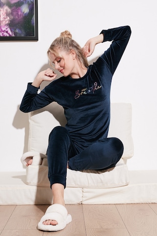 Lela Regular Fit Yumuşak Dokulu Kadife Bayan Pijama Takımı 6094200W4 Lacivert