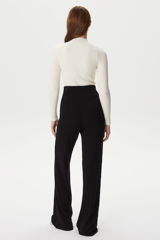 Lacoste Women's Straight Fit Black Trousers Kadın Düz Kesim Pantolon Siyah