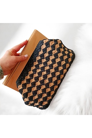 Embahandmade El Yapımı Ahşap Saplı Rafya Clutch Çanta Lacivert Bej Desenli Saten Astarlı Yazlık Kadın Çantası Ekru - Siyah