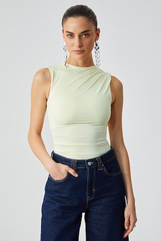 Ethıquet Canısa Kadın Slim Fit Sıfır Kol Yuvarlak Yaka Düz Renk Sarı Bluz