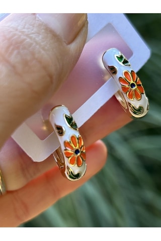 Vintage Mineli Çiçekli Beyaz Kadın Çelik Küpe Beyaz