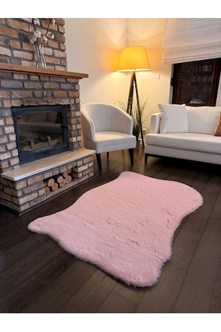 Ultra Soft Pembe Yumuşak Dokulu Peluş Halı Asimetrik Ultra Soft Pembe Yumuşak Dokulu Peluş Halı Asimetrik
