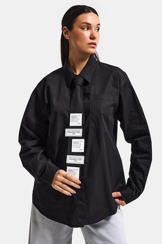 Itsbasic Kadın Siyah Renk Oversize Kravatlı Özel Tasarım Bol Kesim Gömlek