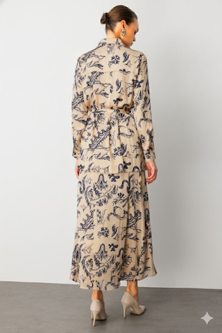 Beyaz Mizalle Ekru Desenli Evaze Uzun Saten Etek Ekru