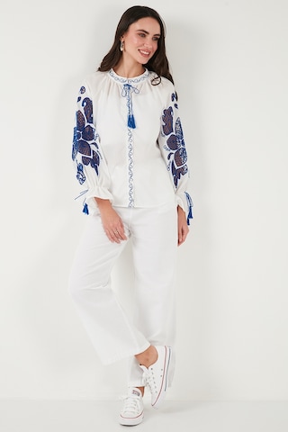 Lela Nakışlı Oversize Fit Bağlamalı Hakim Yaka Bayan Gömlek 676206 Beyaz