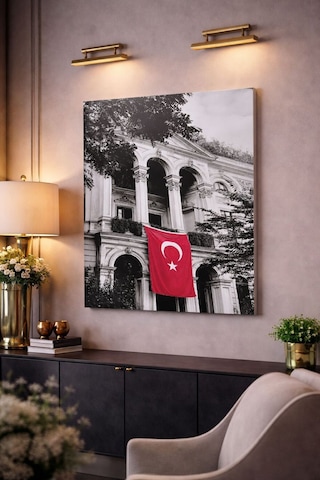 Türk Bayraklı Tarihi Bina Kanvas Tablo Modern Salon Duvar Dekoru Siyah Beyaz Kırmızı Konsept